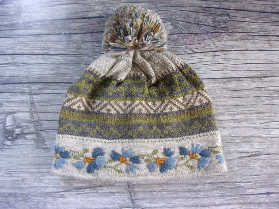 LW Lined Silver Ridge Pom-Pom Hat